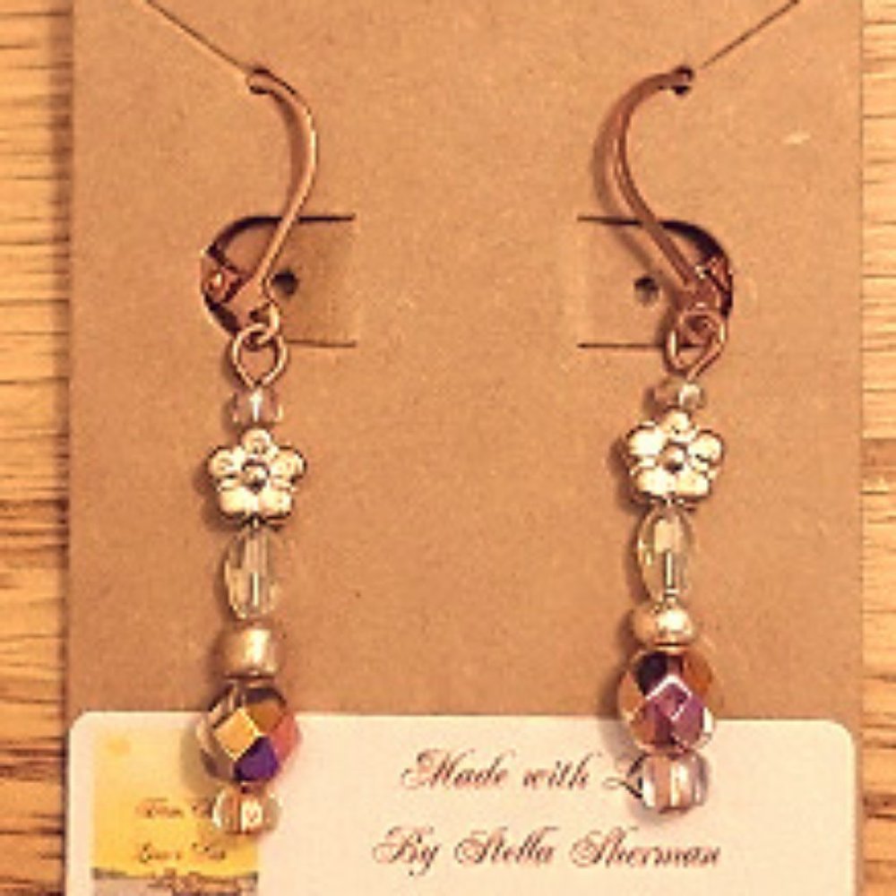 Cute summer earrings! NEW, gold/pink tones.
